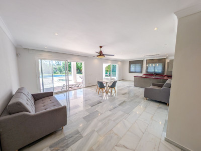 5 Bedroom Detached Villa in Nueva Andalucía - Image 5