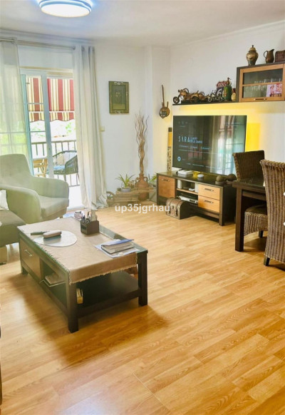 3 Bedroom Top Floor Apartment in Estepona - Image 2