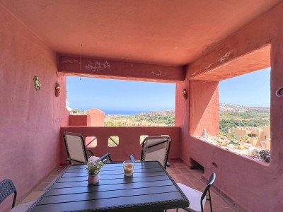 2 Bedroom Middle Floor Apartment in Manilva - Image 5