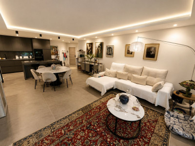2 Bedroom Middle Floor Apartment in Estepona - Image 4