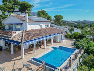 4 Bedroom Detached Villa in Mijas - Image 1