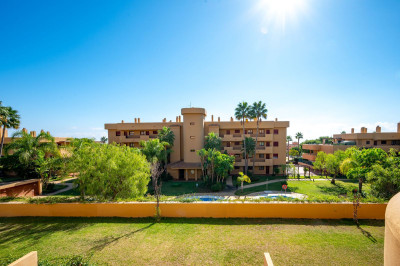1 Bedroom Middle Floor Apartment in La Cala de Mijas - Image 3