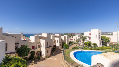 2 Bedroom Middle Floor Apartment in Casares