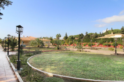 8 Bedroom Detached Villa in Guadalmina Baja - Image 1
