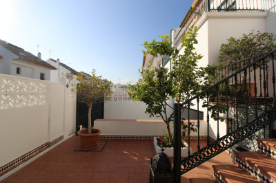 4 Bedroom Townhouse in Guadalmina Alta - Image 5