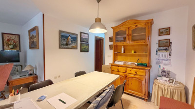 2 Bedroom Middle Floor Apartment in Marbella - Image 4