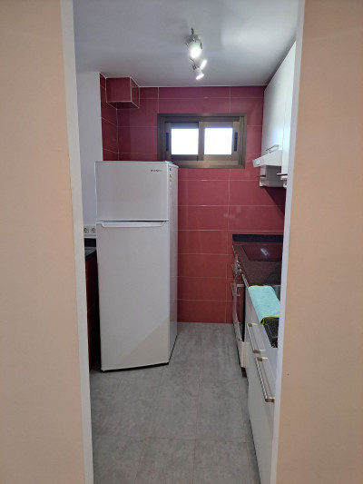 2 Bedroom Middle Floor Apartment in Estepona - Image 2