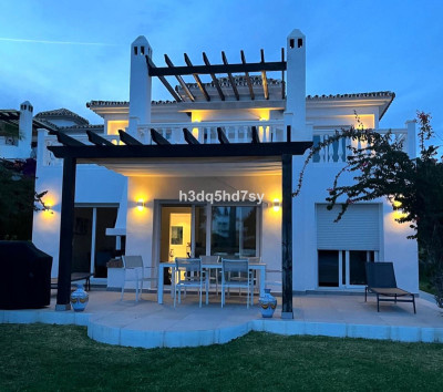3 Bedroom Detached Villa in Calahonda - Image 1