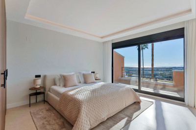 3 Bedroom Middle Floor Apartment in Nueva Andalucía - Image 3