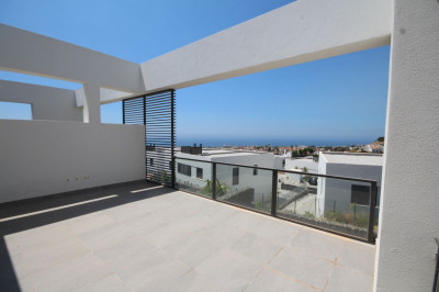 3 Bedroom Semi-Detached House in Riviera del Sol - Image 2