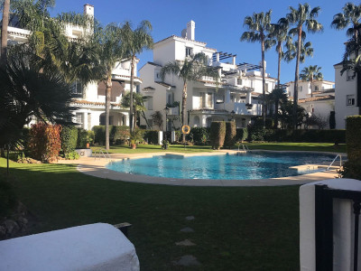 2 Bedroom Middle Floor Apartment in Nueva Andalucía - Image 2