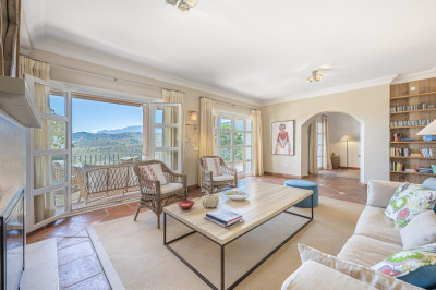 4 Bedroom Detached Villa in Benahavís - Image 4
