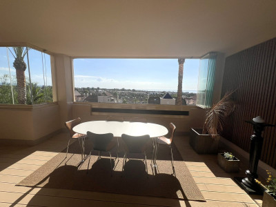 3 Bedroom Middle Floor Apartment in El Paraiso - Image 5