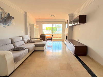 2 Bedroom Middle Floor Apartment in Río Real - Image 5