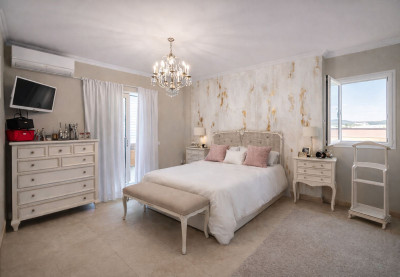 5 Bedroom Townhouse in San Pedro de Alcántara - Image 3