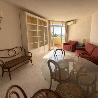 2 Bedroom Middle Floor Apartment in Marbella - Image 4