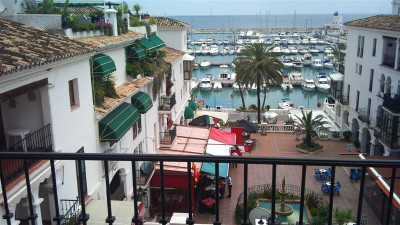 5 Bedroom Penthouse in La Duquesa - Image 1