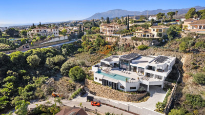 6 Bedroom Detached Villa in El Paraiso
