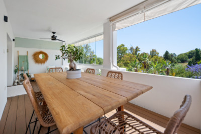 2 Bedroom Middle Floor Apartment in The Golden Mile - Image 4