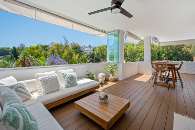 2 Bedroom Middle Floor Apartment in The Golden Mile - Image 5