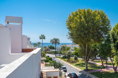 5 Bedroom Townhouse in The Golden Mile - Image 1
