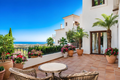 5 Bedroom Detached Villa in Benahavís - Image 1
