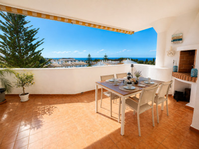 2 Bedroom Middle Floor Apartment in Calahonda - Image 1