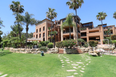 4 Bedroom Ground Floor Apartment in San Pedro de Alcántara - Image 1
