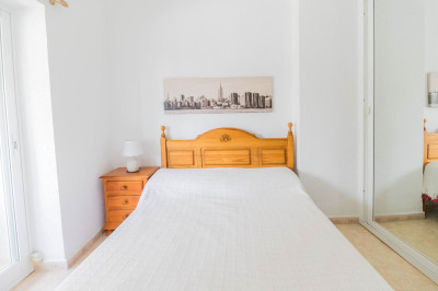 1 Bedroom Middle Floor Apartment in Calahonda - Image 4