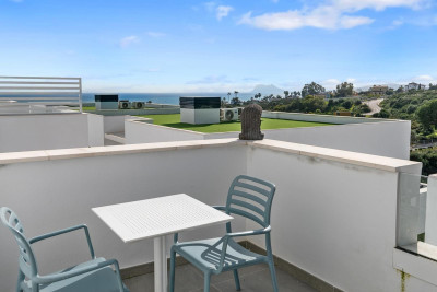 2 Bedroom Top Floor Apartment in Manilva