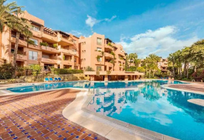 3 Bedroom Middle Floor Apartment in The Golden Mile - Image 1