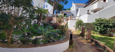 2 Bedroom Middle Floor Apartment in Puerto Banús - Image 1