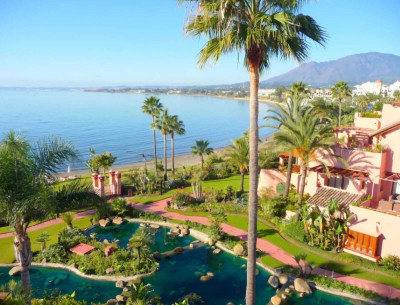 3 Bedroom Penthouse in Estepona - Image 4