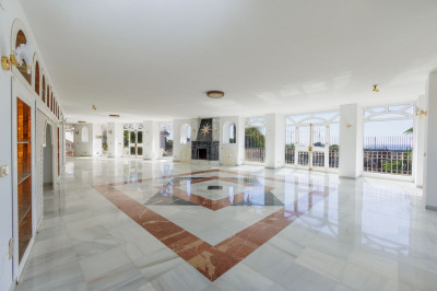 9 Bedroom Detached Villa in Torremuelle - Image 5
