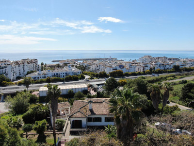 4 Bedroom Detached Villa in San Luis de Sabinillas - Image 3