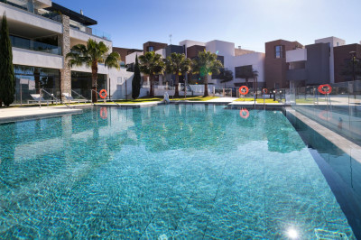 3 Bedroom Middle Floor Apartment in Cabopino