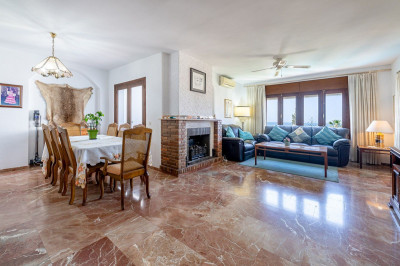 5 Bedroom Detached Villa in Benalmadena - Image 5