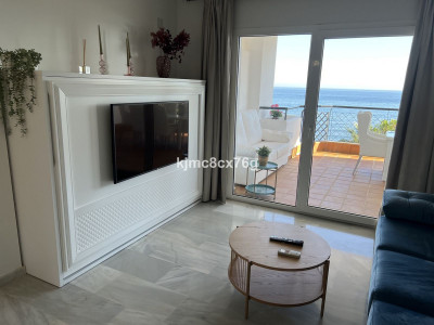 2 Bedroom Middle Floor Apartment in Calahonda - Image 5