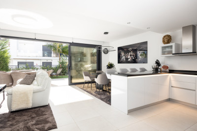 3 Bedroom Townhouse in Estepona - Image 4