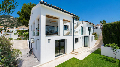 4 Bedroom Detached Villa in La Capellania - Image 2