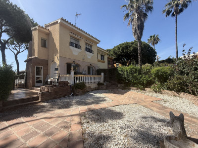 3 Bedroom Semi-Detached House in Calahonda - Image 1