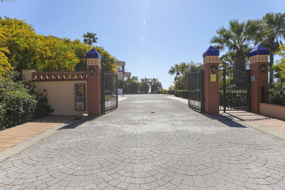 2 Bedroom Ground Floor Apartment in El Chaparral - Image 5