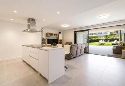3 Bedroom Ground Floor Apartment in Selwo - Image 4