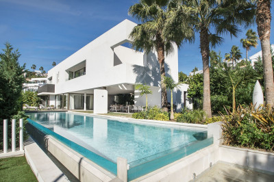 5 Bedroom Detached Villa in Benahavís