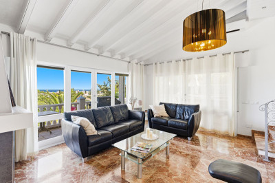 7 Bedroom Detached Villa in Mijas - Image 2