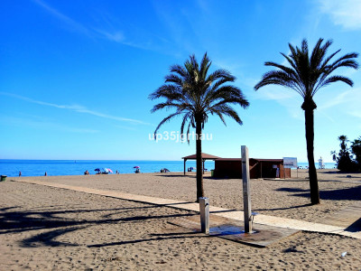 4 Bedroom Middle Floor Apartment in Estepona - Image 1