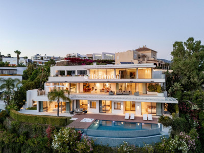 5 Bedroom Detached Villa in La Quinta - Image 1