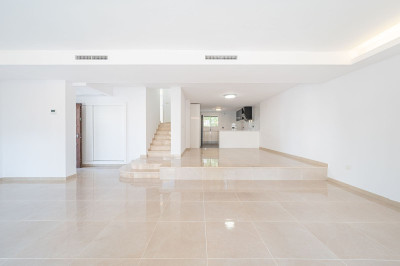 3 Bedroom Townhouse in Nueva Andalucía - Image 4