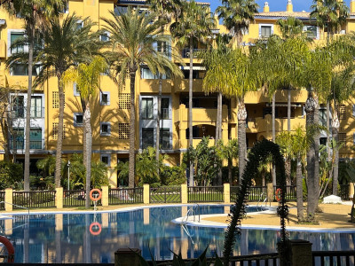 3 Bedroom Middle Floor Apartment in San Pedro de Alcántara - Image 1