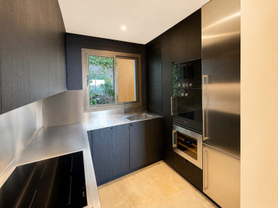 2 Bedroom Middle Floor Apartment in La Quinta - Image 5